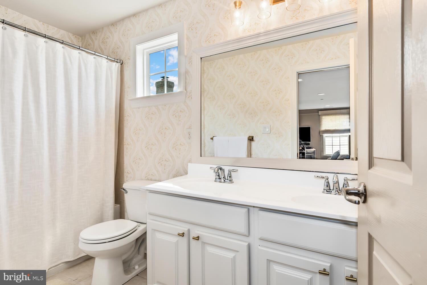 EASTON VILLAGE - Residential