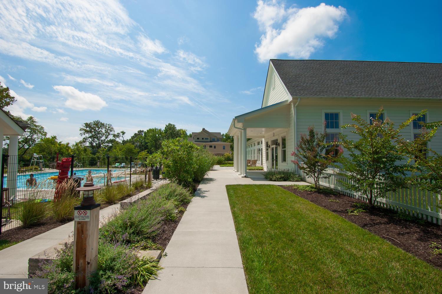 EASTON VILLAGE - Residential