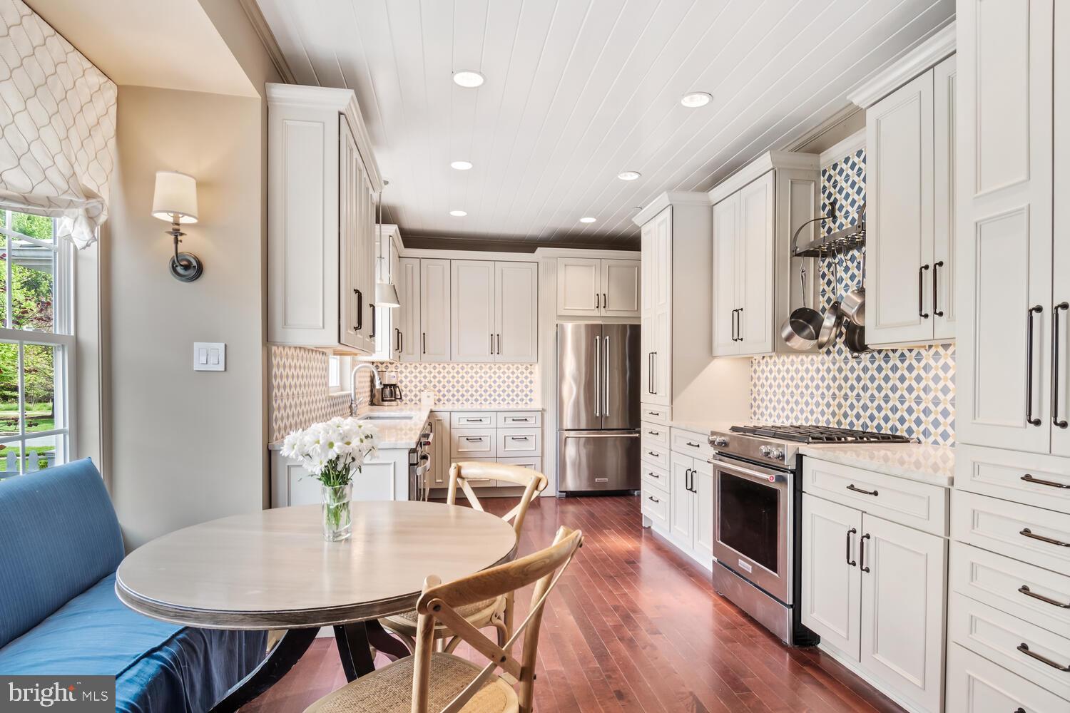 EASTON VILLAGE - Residential