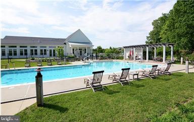 EASTON VILLAGE - Residential