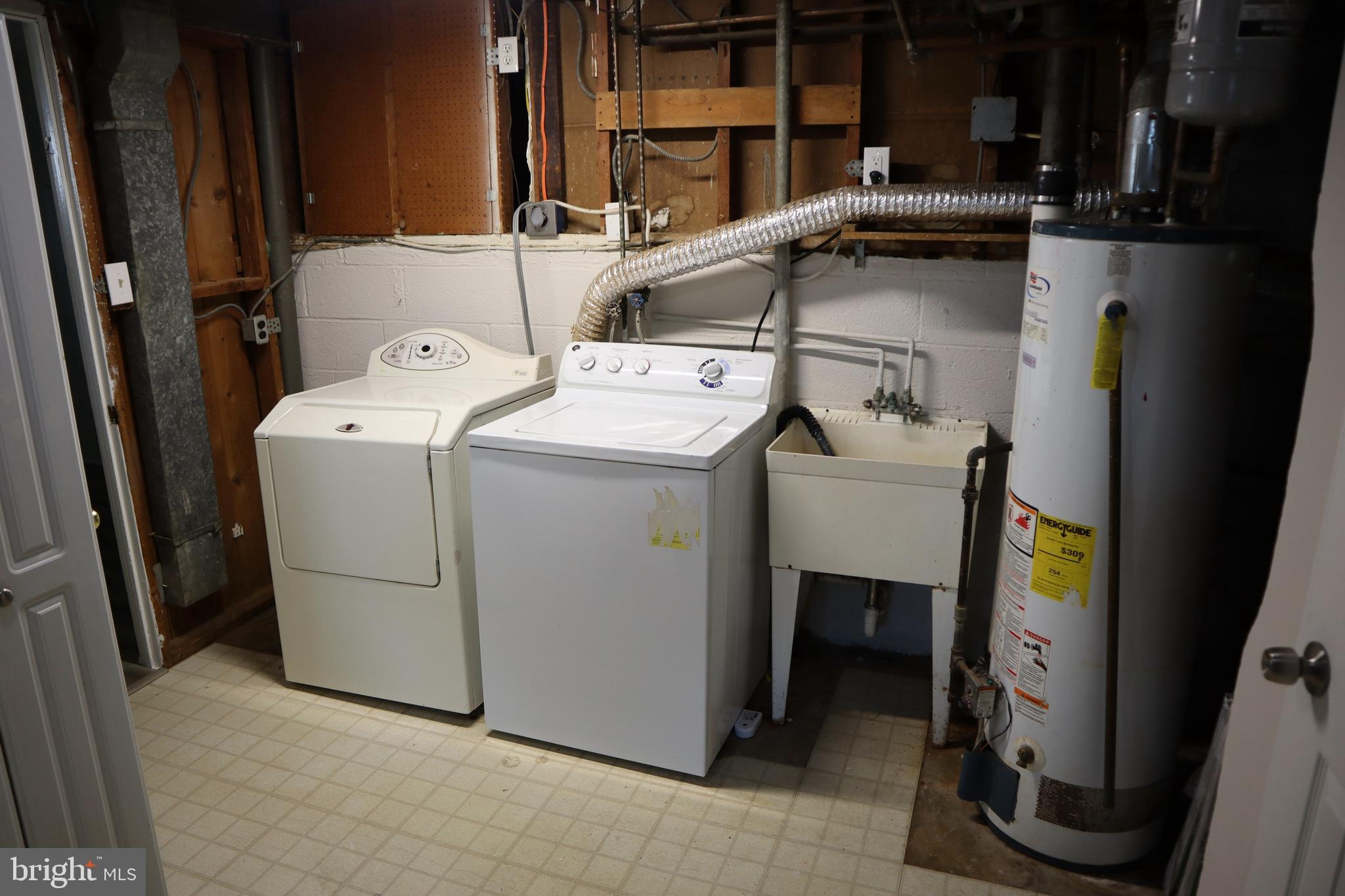 WHEATON WOODS - Residential Lease