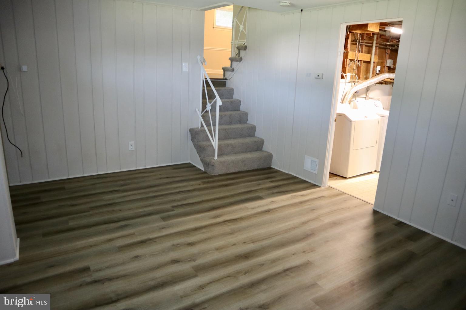 WHEATON WOODS - Residential Lease