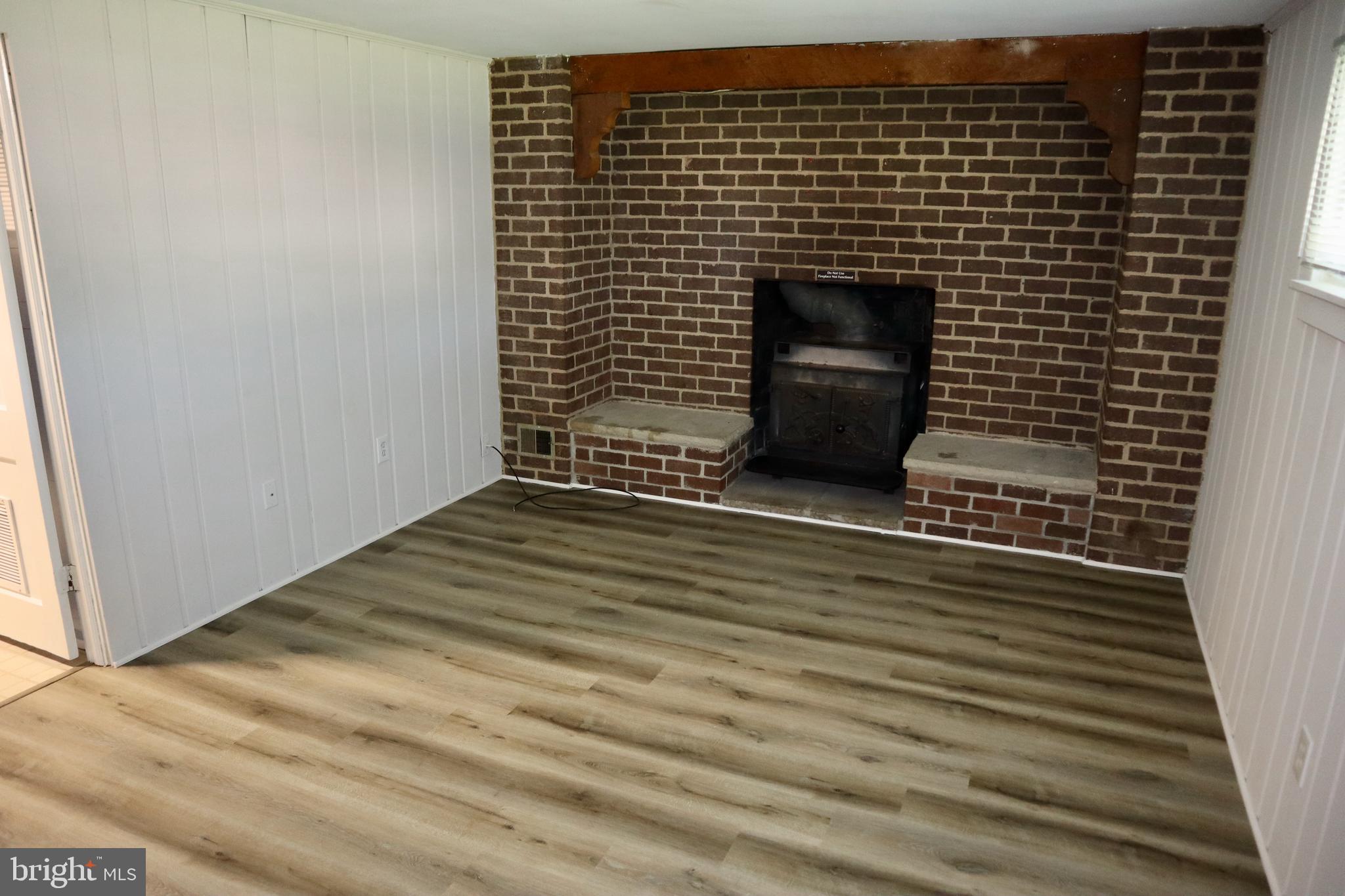 WHEATON WOODS - Residential Lease