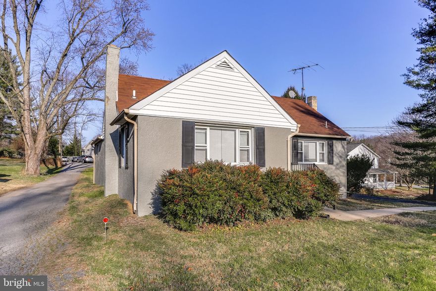 NICE RENTAL AVAILABLE IN AN ESTABLISHED NEIGHBORHOOD. THE BRIGHT & OPEN FLOOR PLAN OFFERS HARDWOOD FLOORING THROUGHOUT, PRIMARY BEDROOM W/ FULL BATH & WALK-IN CLOSET, SPACIOUS BEDROOMS, PLENTY OF STORAGE, FINISHED LOWER LEVEL W/ STORAGE ROOM & LAUNDRY AREA, STONE PATIO AREA, FENCED IN FLAT LEVELED BACK YARD, & A LARGE TWO CAR DETACHED GARAGE. THIS HOME IS CLEAN & READY TO MOVE IN! LANDLORD IS A FRIENDLY REALTOR.