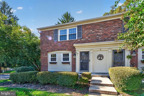Photo of SPRINGFIELD, VA 22152 (MLS # VAFX2346568)