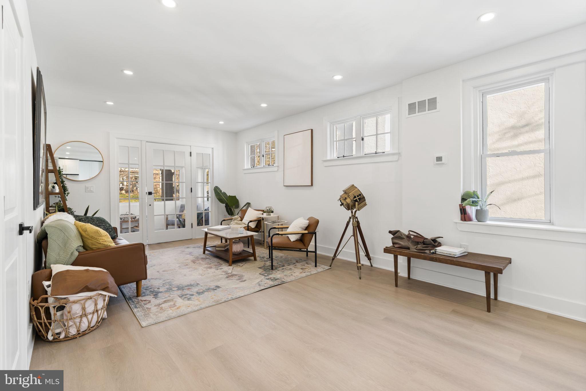 202 W WAYNE AVENUE B