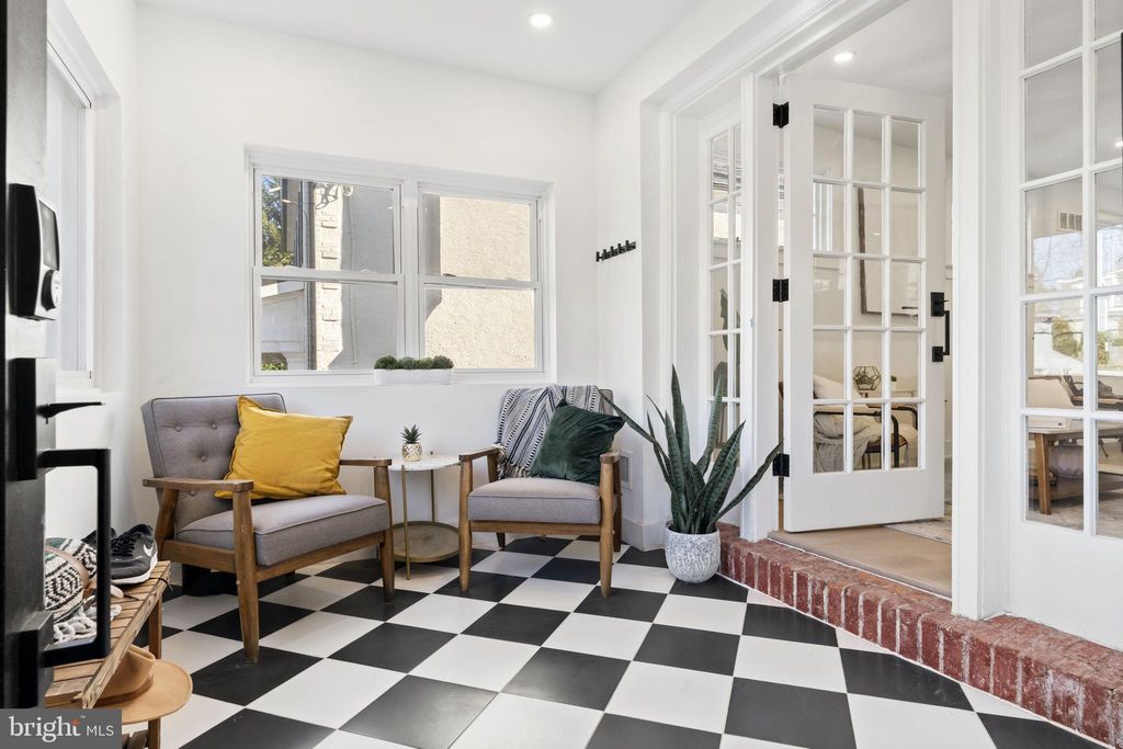 Photo of 202 W Wayne Avenue #B, WAYNE, PA 19087 (MLS # PADE2106206)