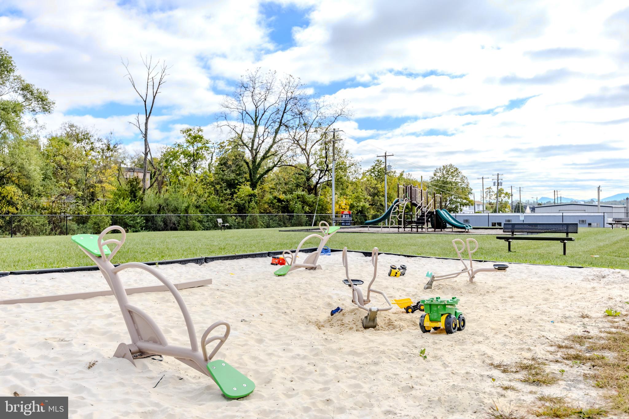 WEST WIND - Residential Lease