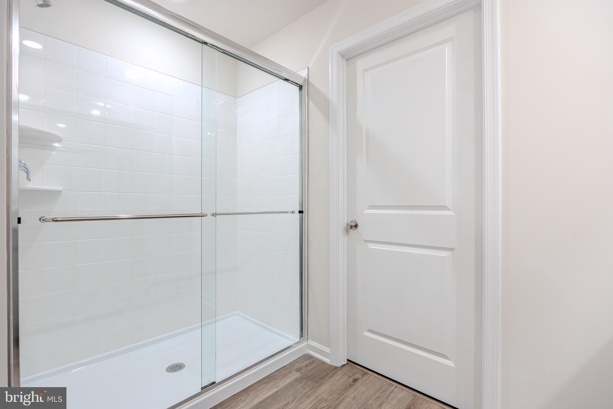 WEST WIND - Residential Lease