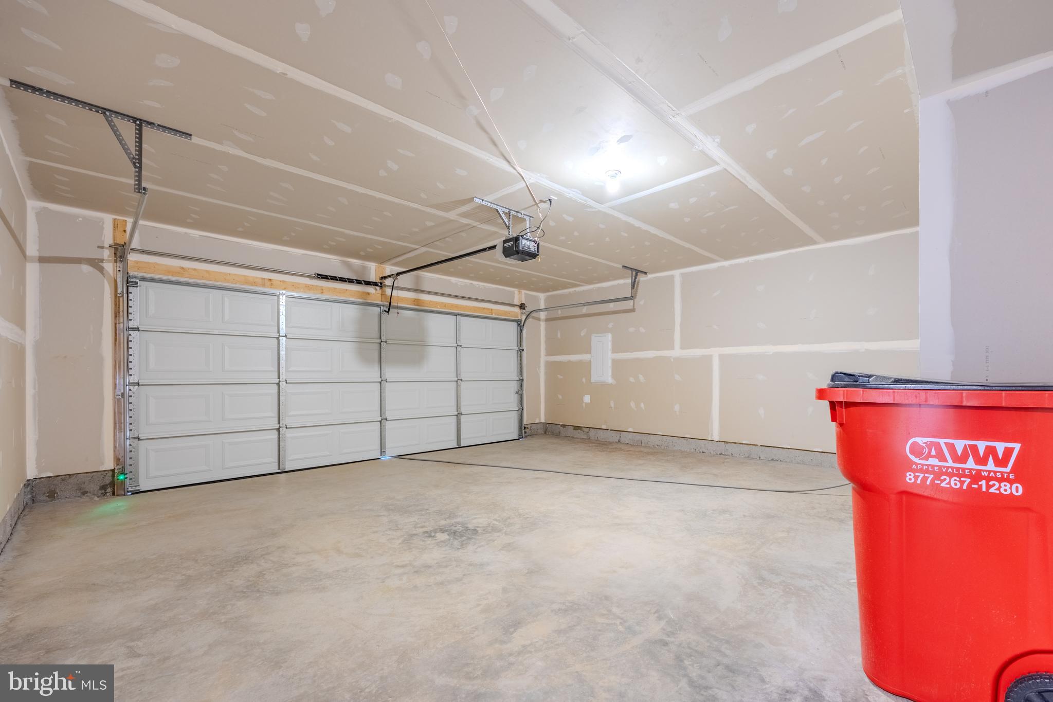 WEST WIND - Residential Lease