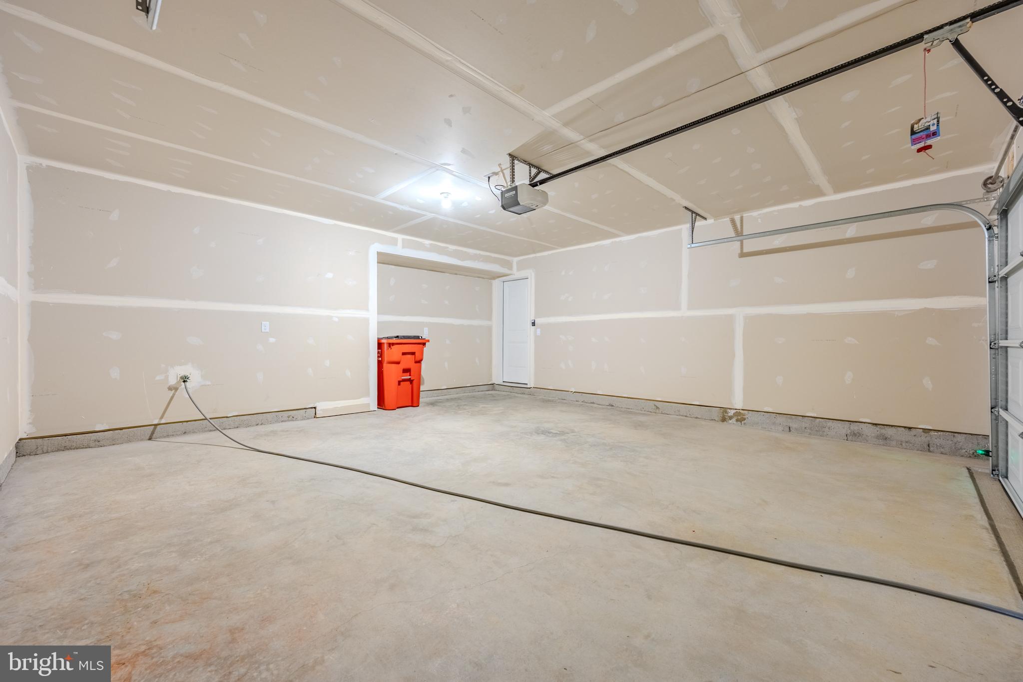 WEST WIND - Residential Lease