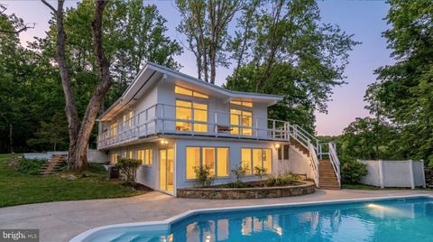 10903 BEACH MILL ROAD GREAT FALLS VA 22066