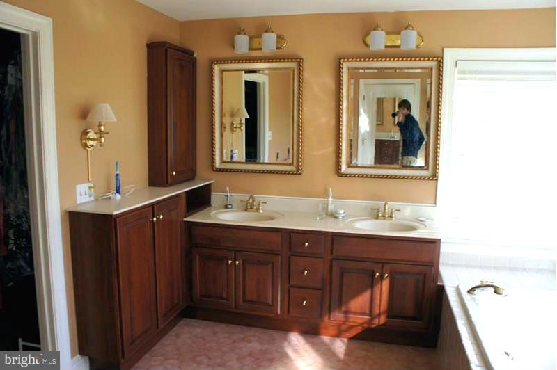 RIDGEVIEW - Residential