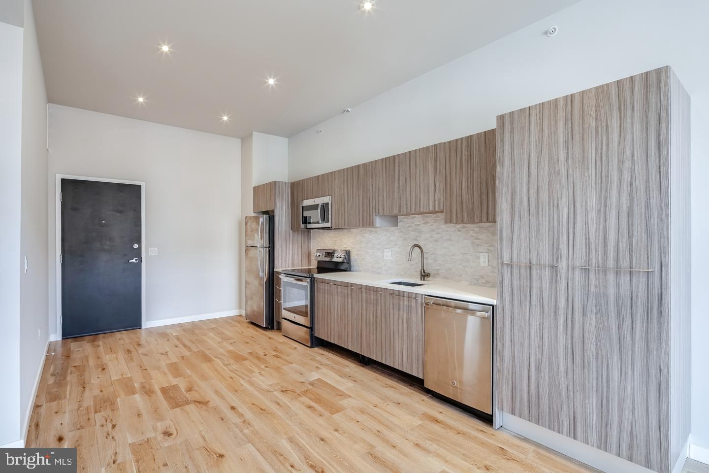 WASHINGTON SQ WEST - Residential Lease