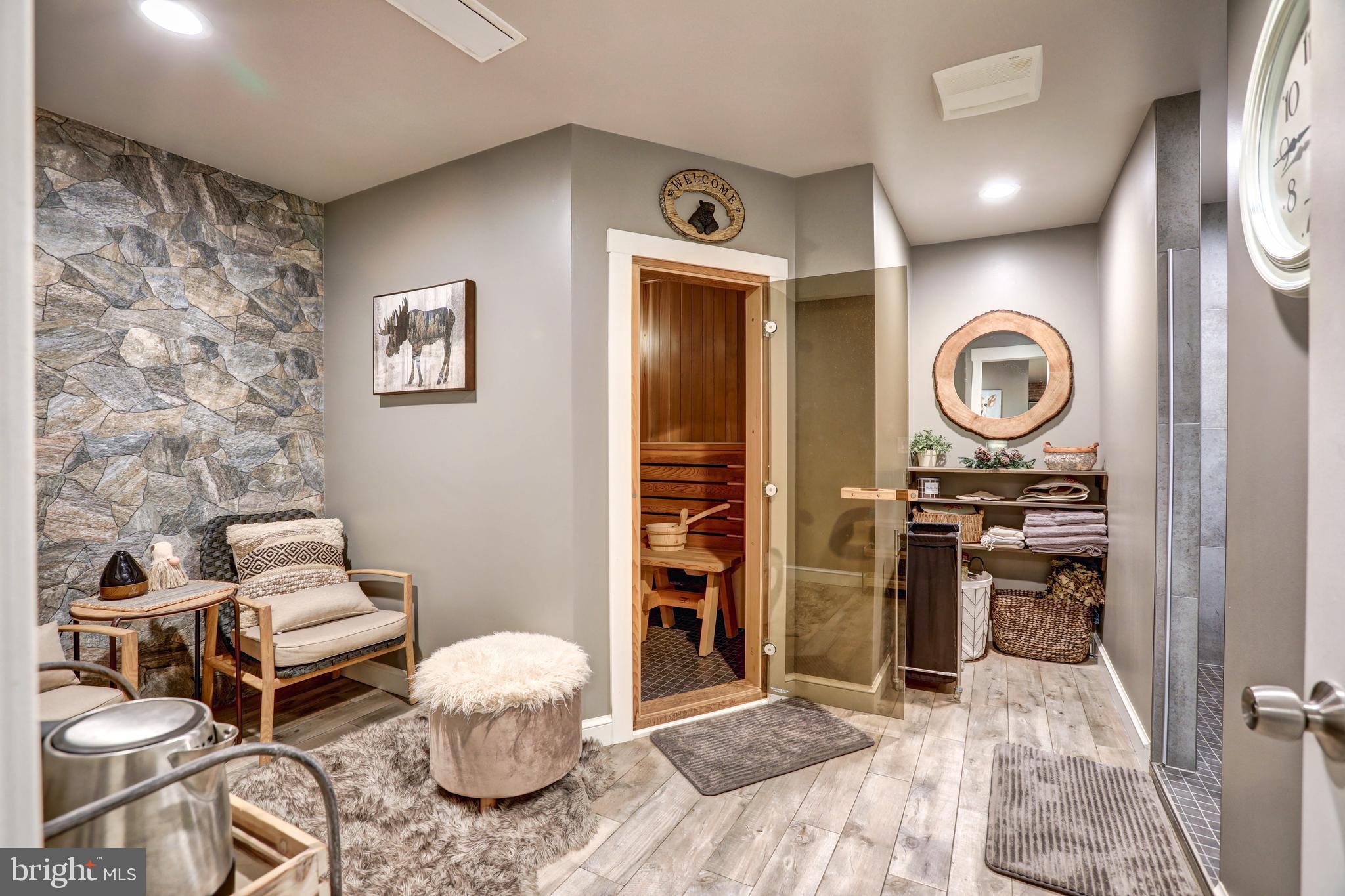 MAYFAIR - Residential