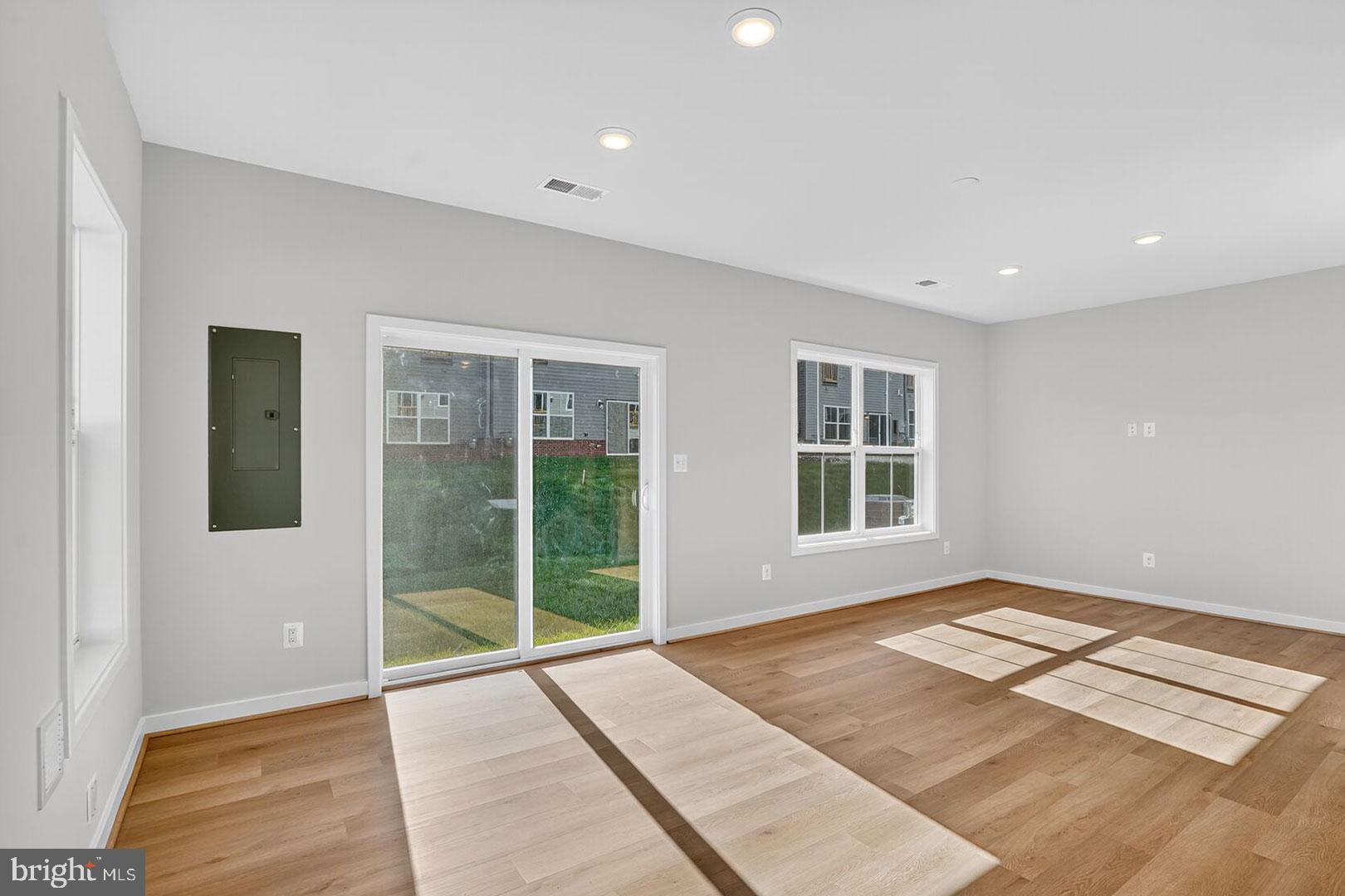 BRAMBLETON - Residential