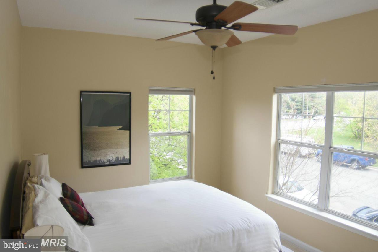 OAK PARK - Residential Lease