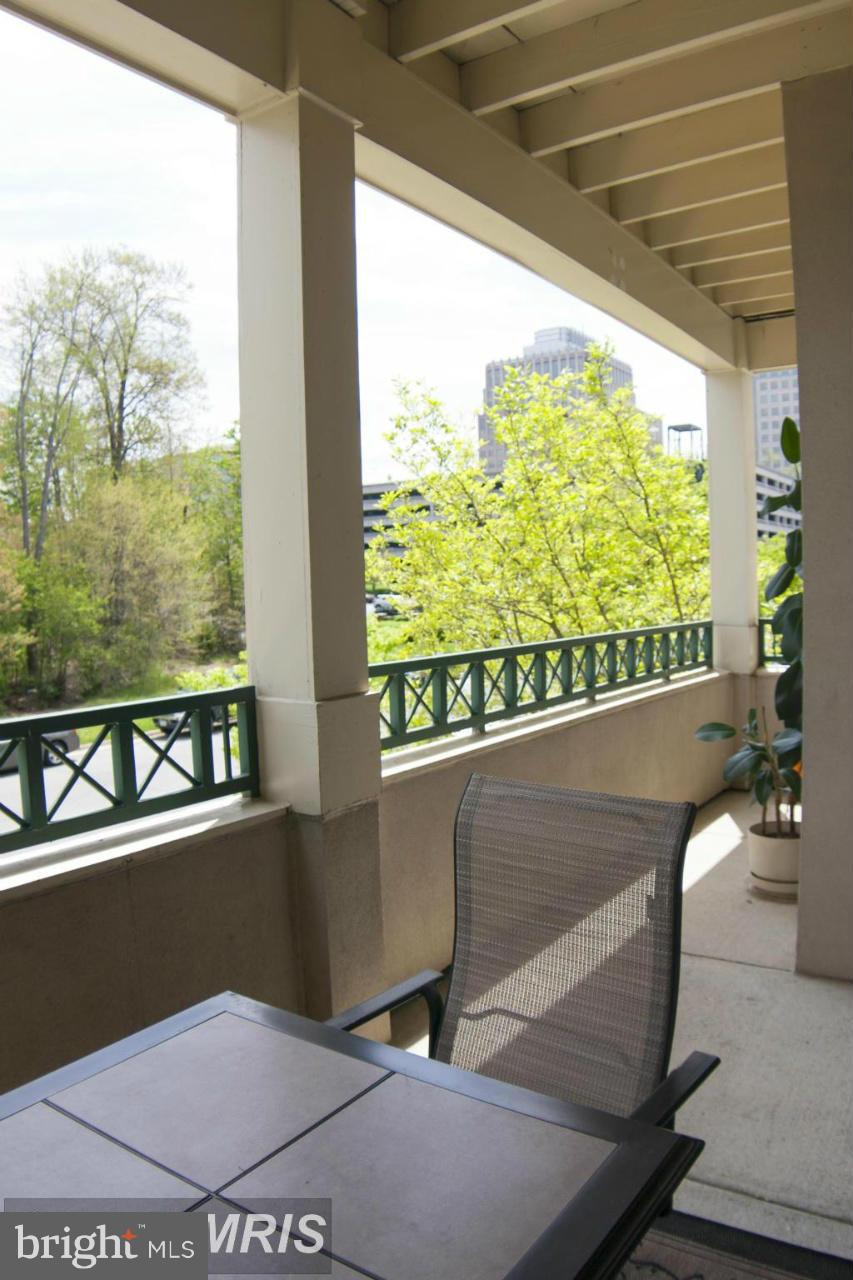 OAK PARK - Residential Lease