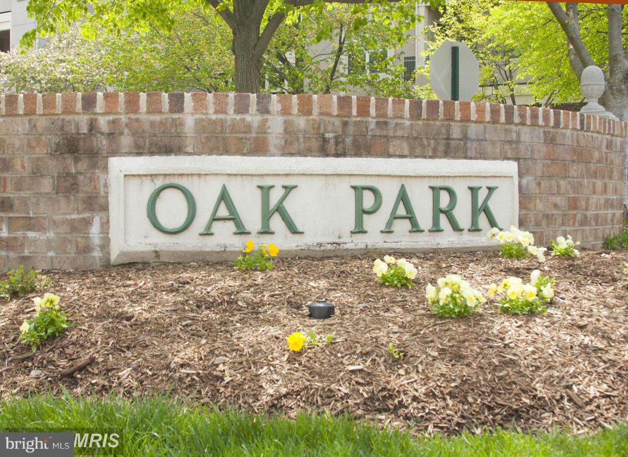 OAK PARK - Residential Lease