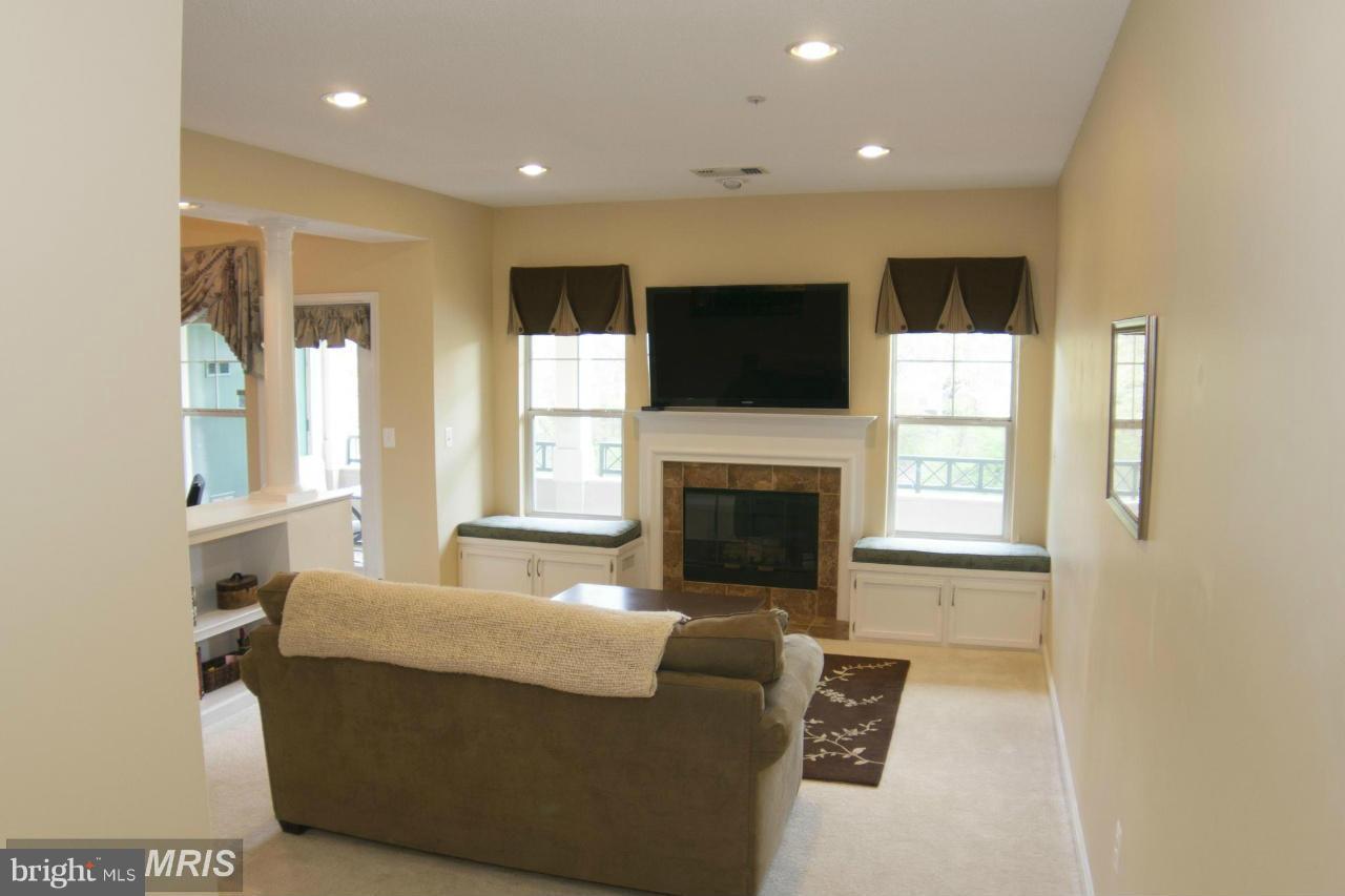 OAK PARK - Residential Lease