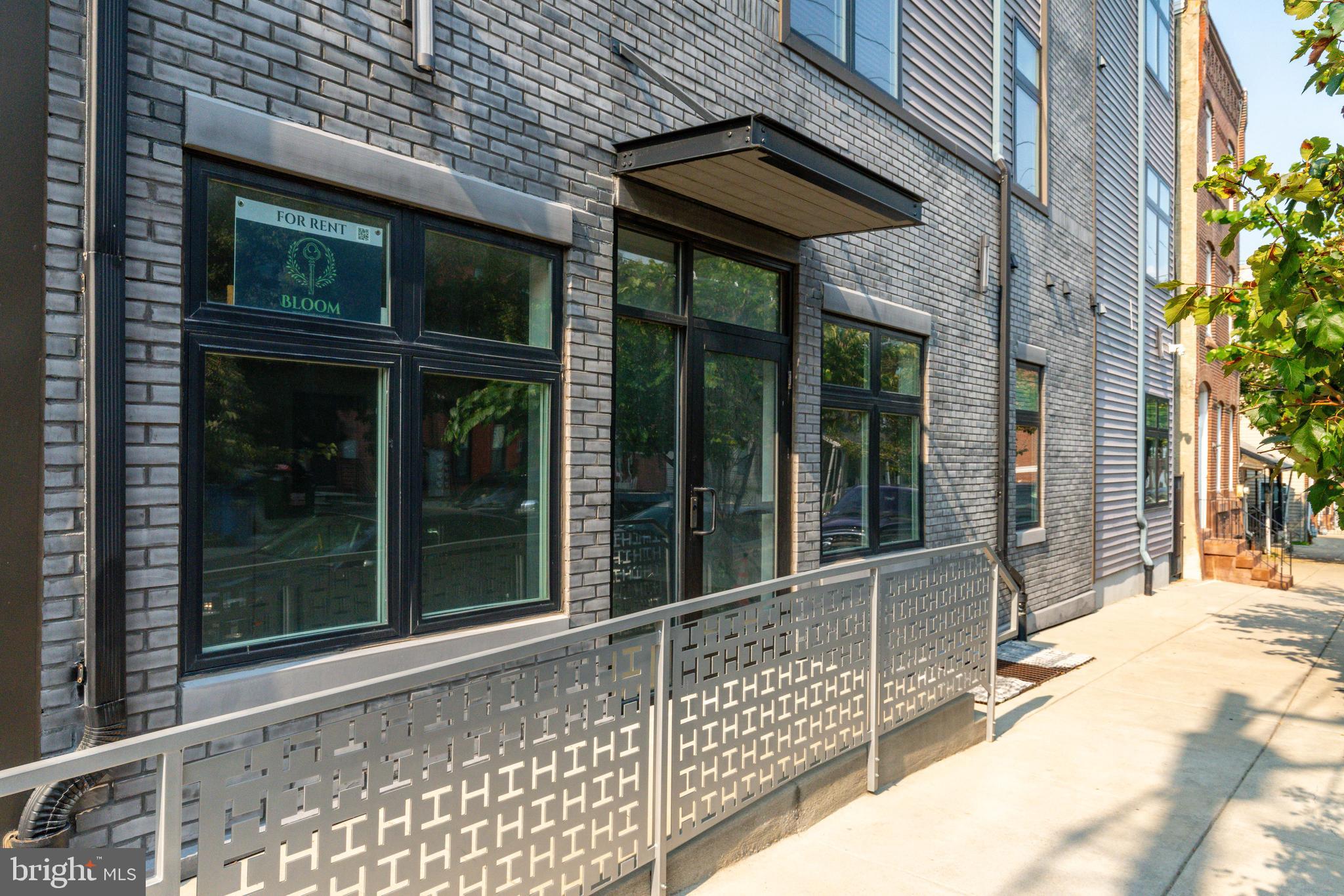 UNIVERSITY CITY - Commercial Sale