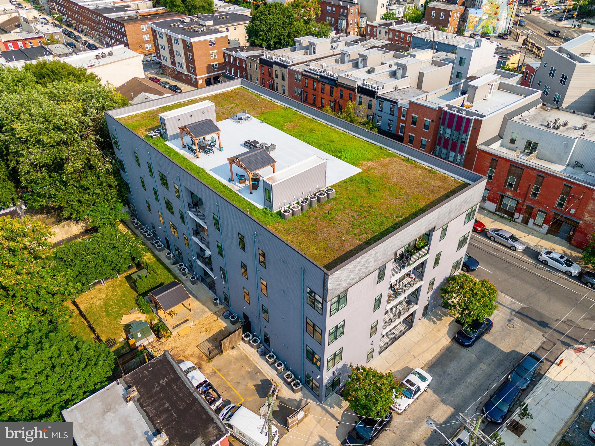 UNIVERSITY CITY - Commercial Sale