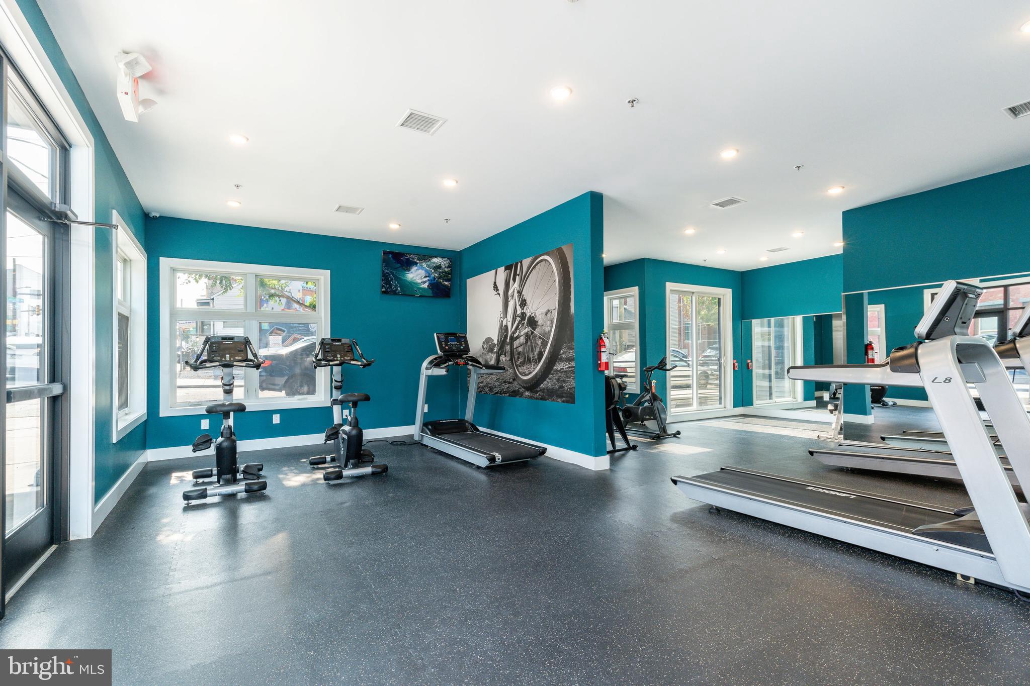 UNIVERSITY CITY - Commercial Sale