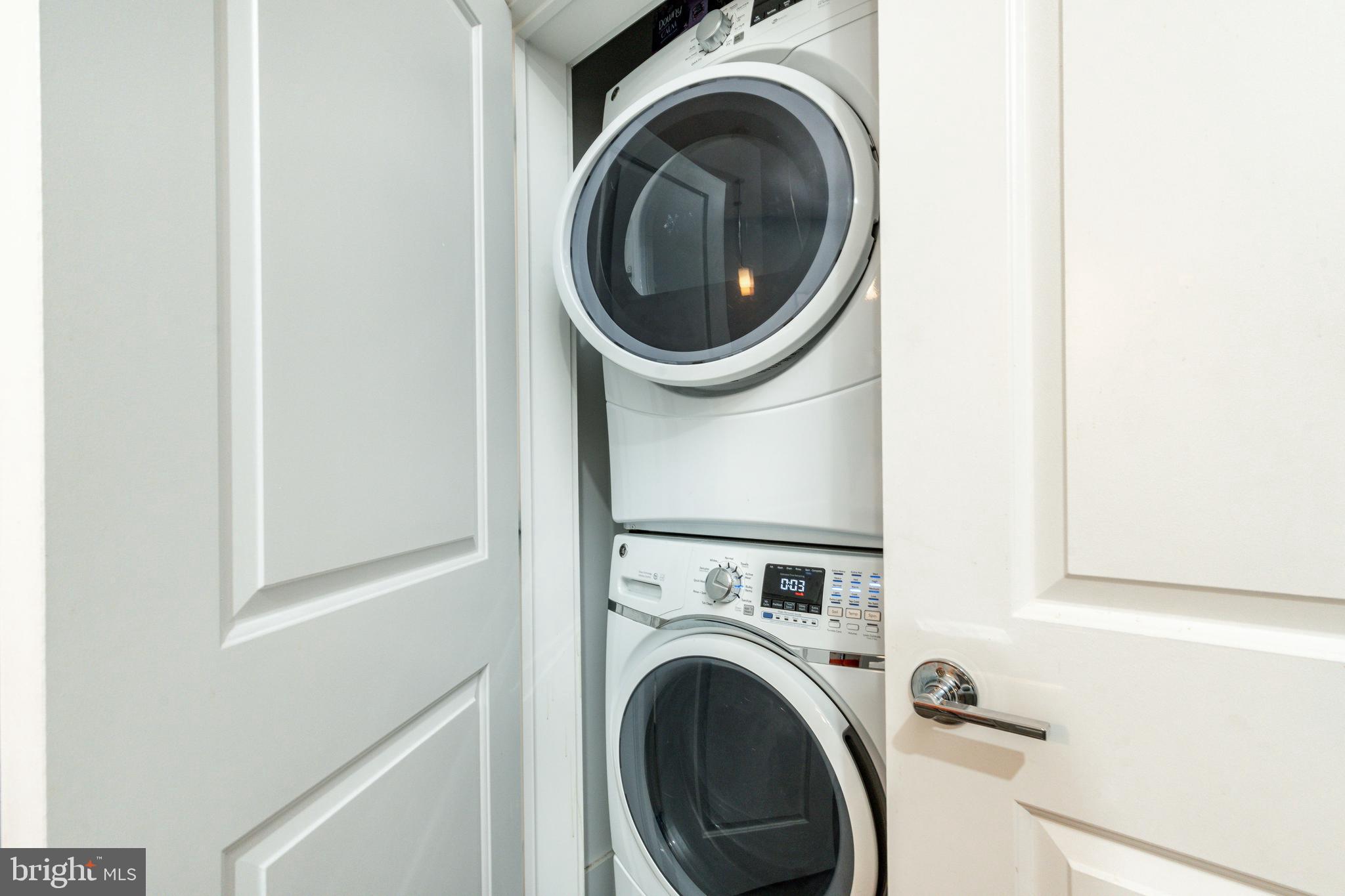 UNIVERSITY CITY - Commercial Sale