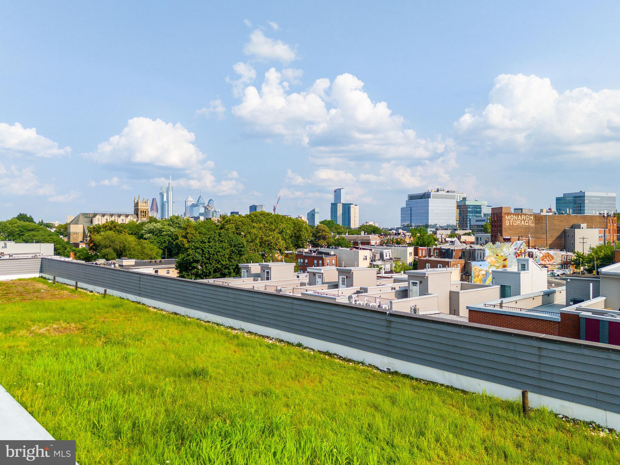 UNIVERSITY CITY - Commercial Sale