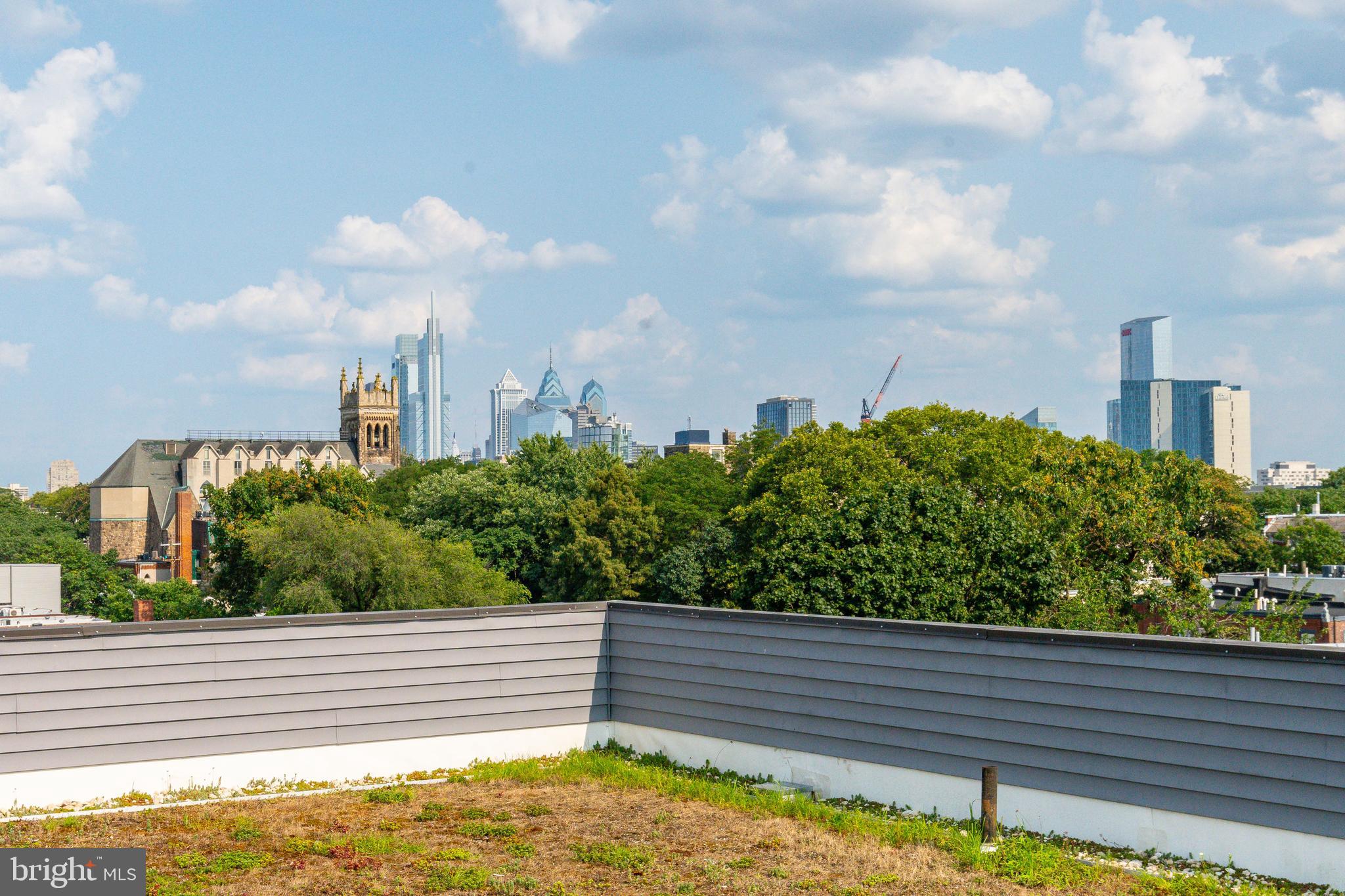 UNIVERSITY CITY - Commercial Sale