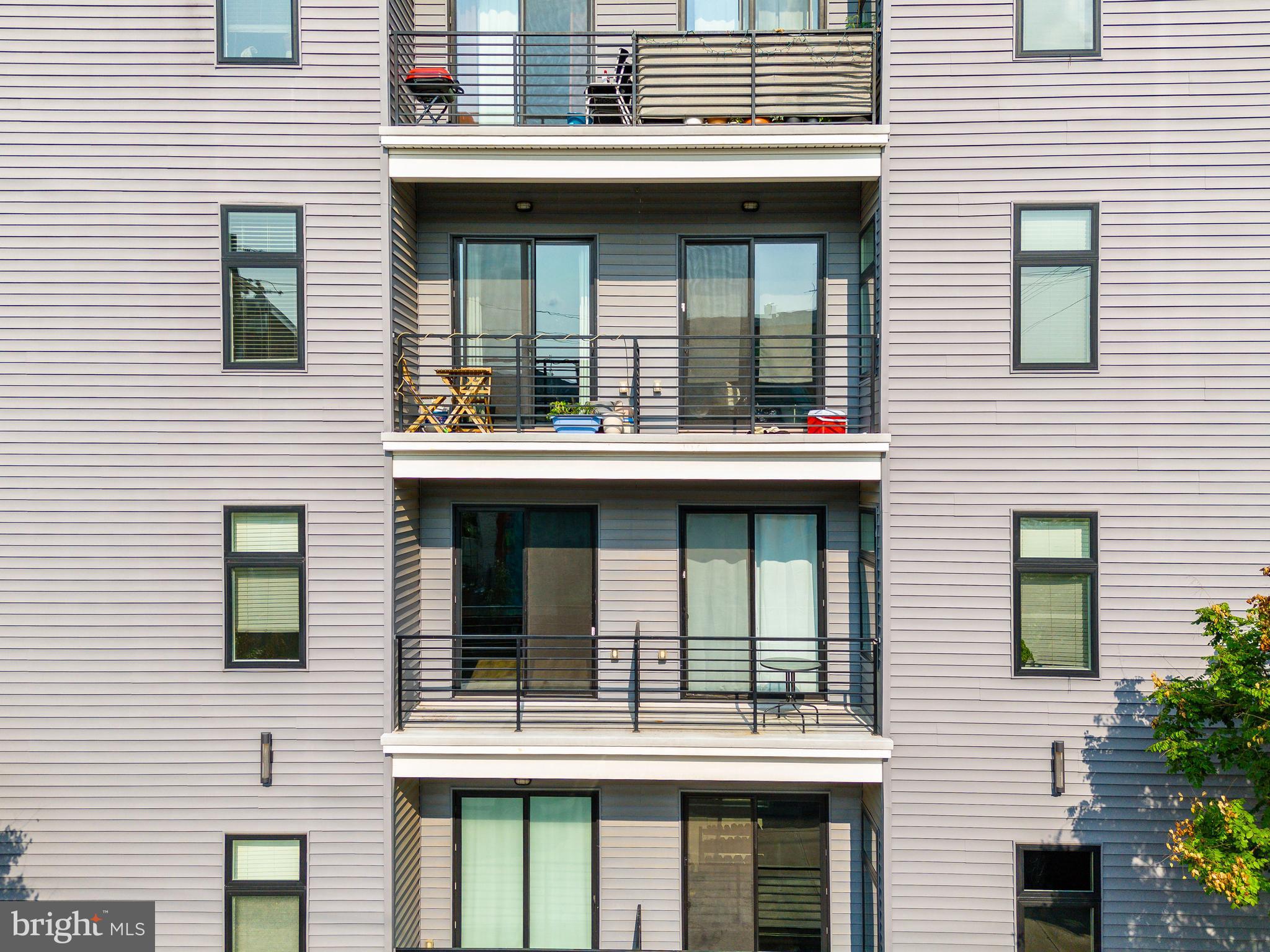 UNIVERSITY CITY - Commercial Sale