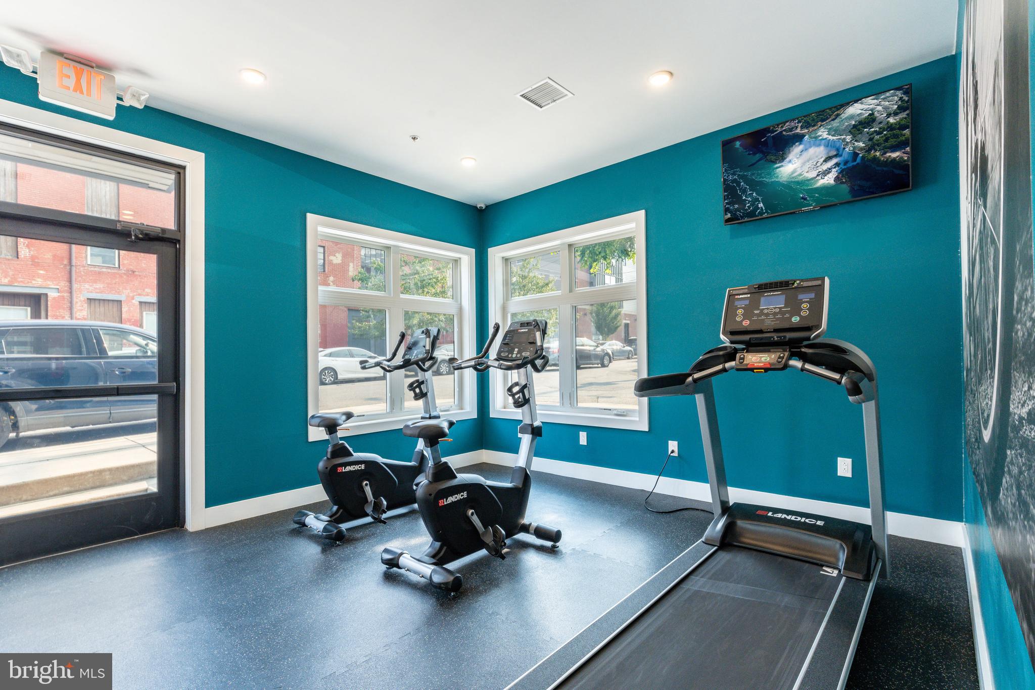 UNIVERSITY CITY - Commercial Sale