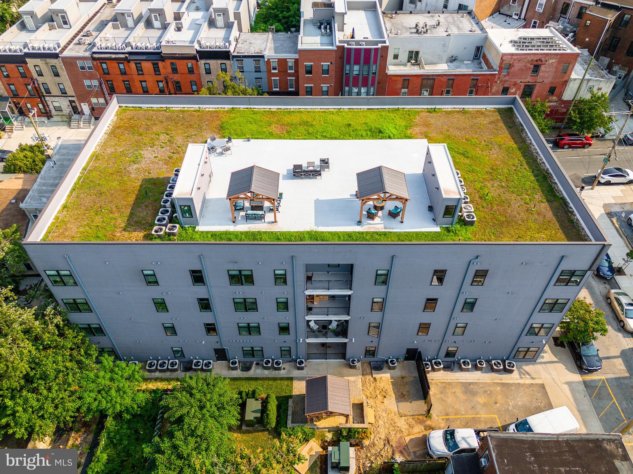 UNIVERSITY CITY - Commercial Sale