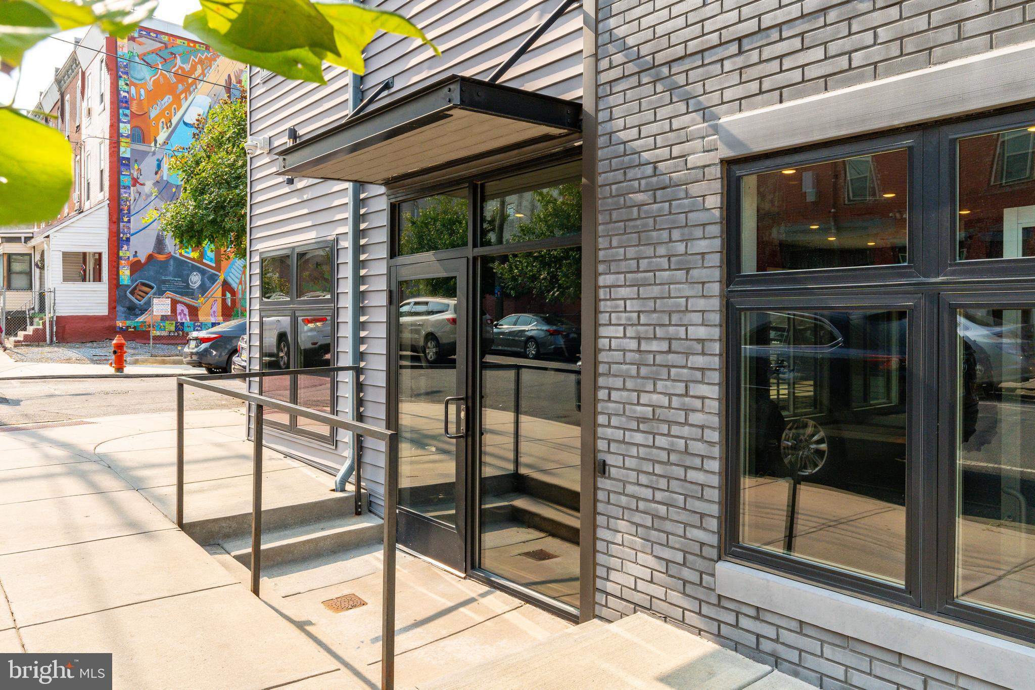 UNIVERSITY CITY - Commercial Sale