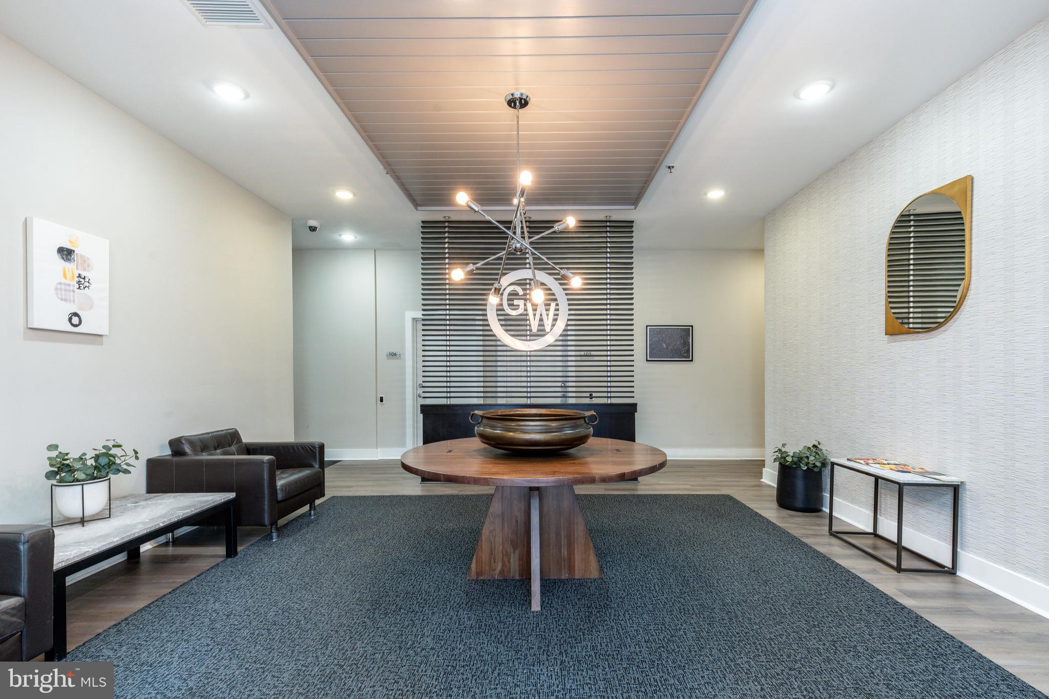 UNIVERSITY CITY - Commercial Sale