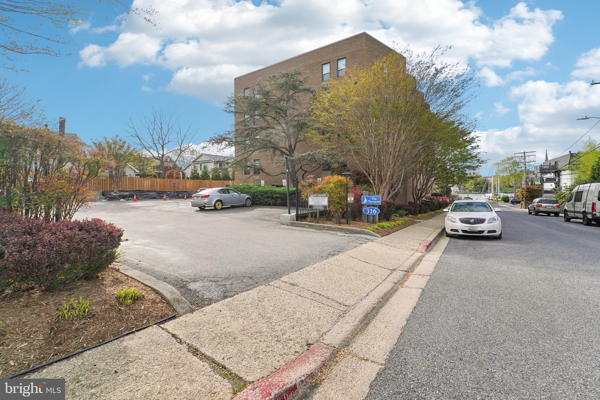 NEWPORT CONDOMINIUMS - Residential