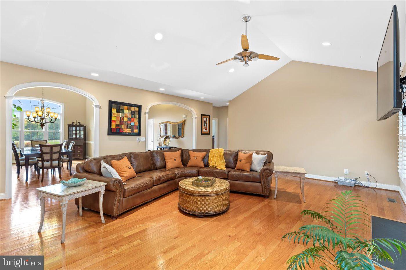 MEADOWLAND - Residential