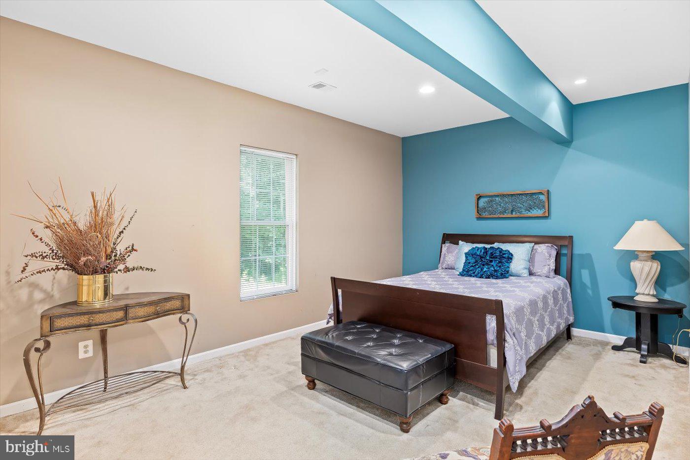 MEADOWLAND - Residential