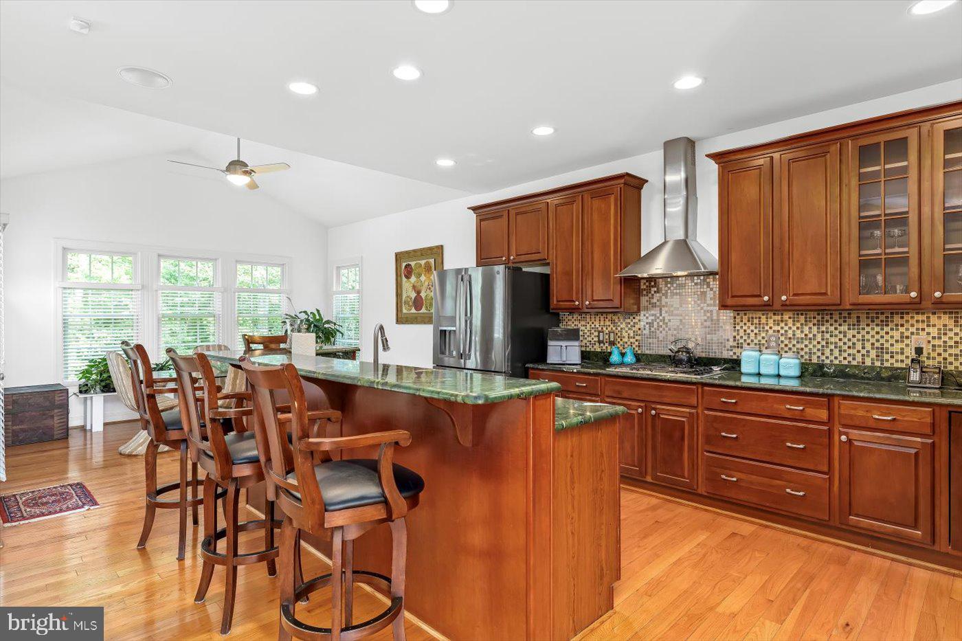 MEADOWLAND - Residential