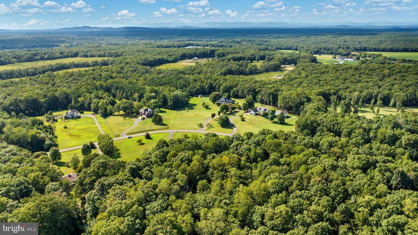 MEADOWLAND - Residential