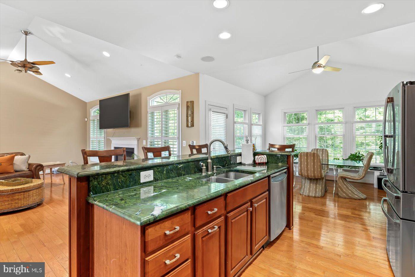 MEADOWLAND - Residential