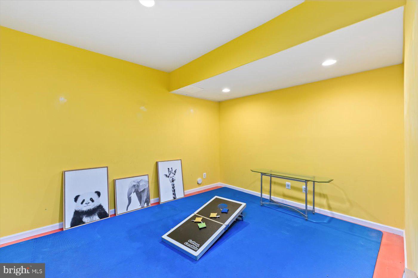 MEADOWLAND - Residential