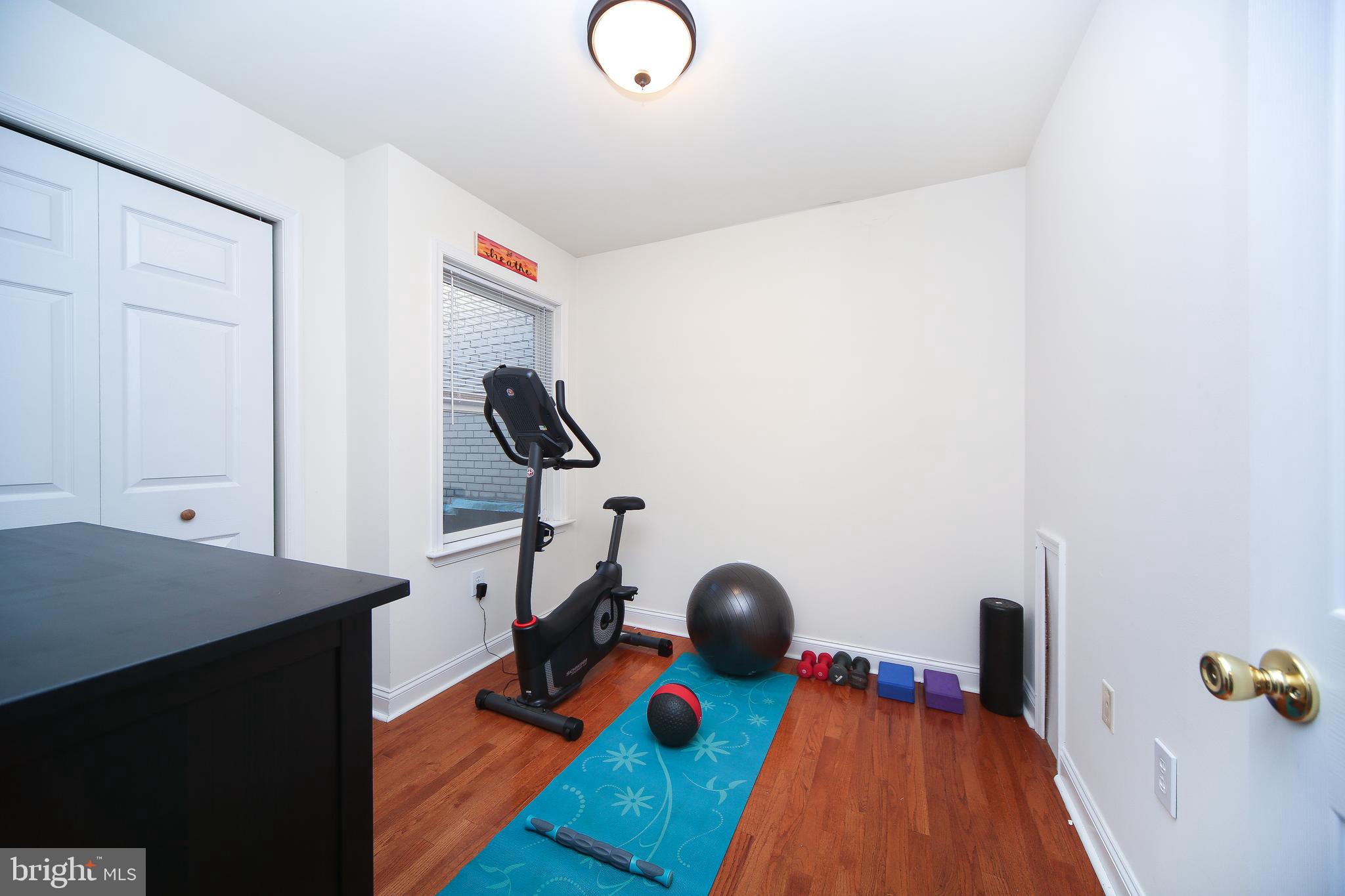 EAST FALLS - Residential