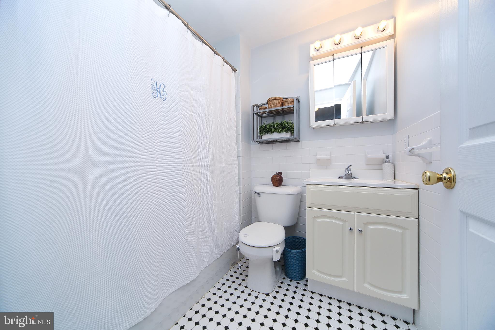 EAST FALLS - Residential