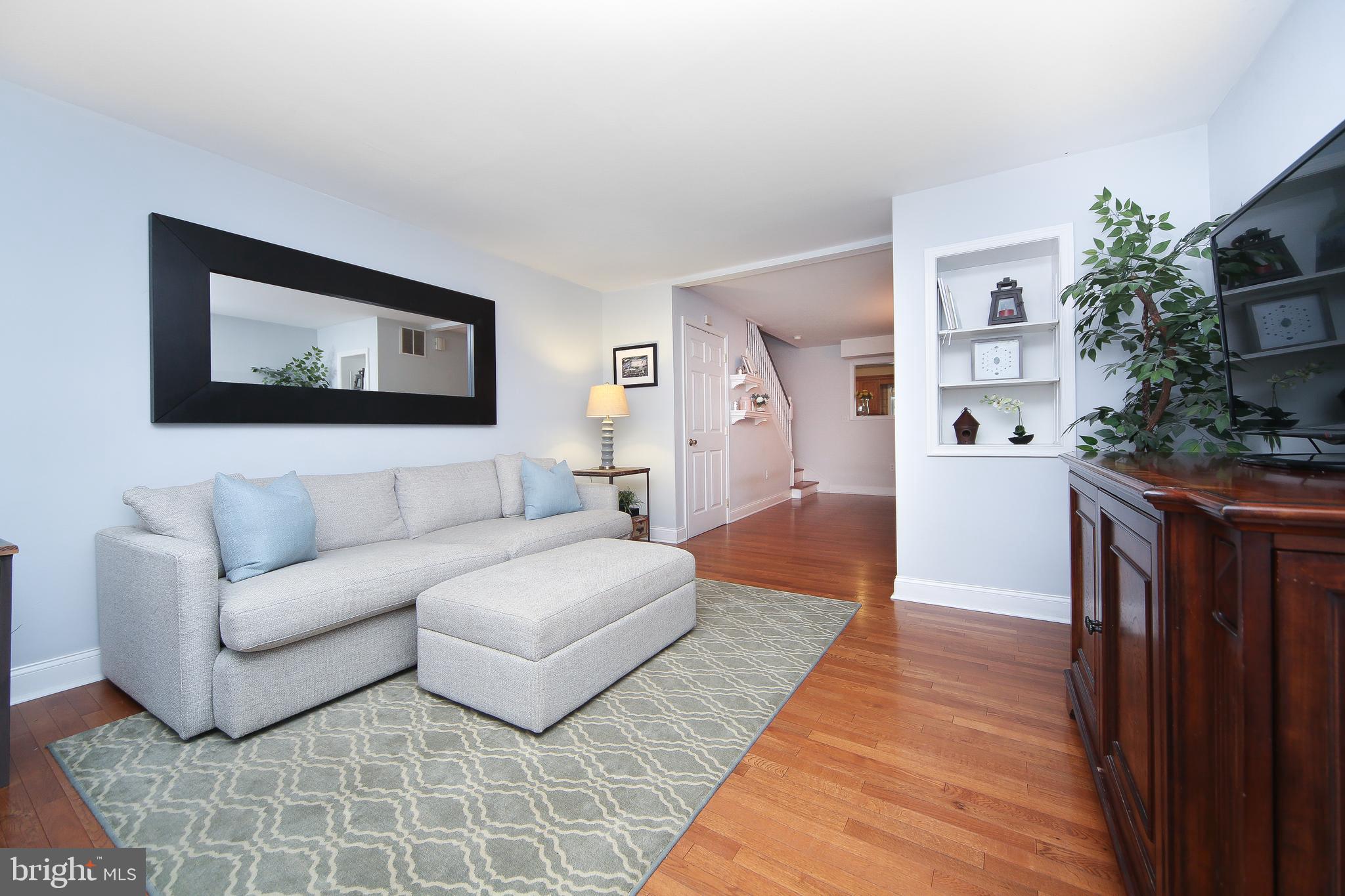 EAST FALLS - Residential