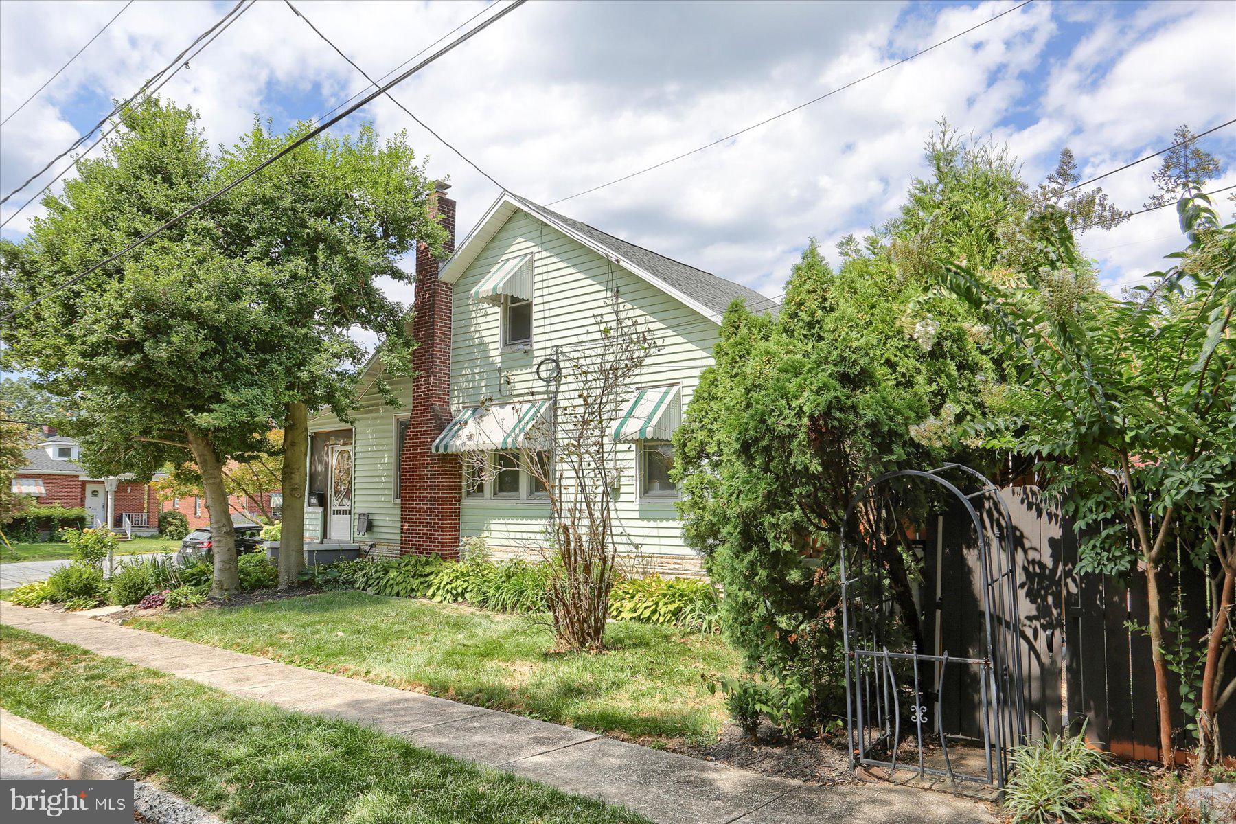 Charming & Convenient Home with Bonus Space | Ideal for First-Time Buyers or Investors!
Discover the perfect blend of comfort and opportunity at 625 S. 25th Street! This delightful 3-bedroom, 1-bath home is a fantastic find for a first-time homebuyer or a savvy investor.
Begin on the inviting screened-in porch, a peaceful retreat for morning coffee or evening relaxation. The main level offers a highly functional layout, featuring a spacious living room, a well-appointed kitchen with all appliances included, a full bathroom, and a convenient primary bedroom with classic hardwood floors.
Upstairs, two additional bedrooms provide ample space, along with a versatile bonus room—the ideal spot for a home office, playroom, or media center. Step outside to your private, fenced-in backyard, a scenic oasis perfect for summer barbecues, gardening, or simply unwinding.
