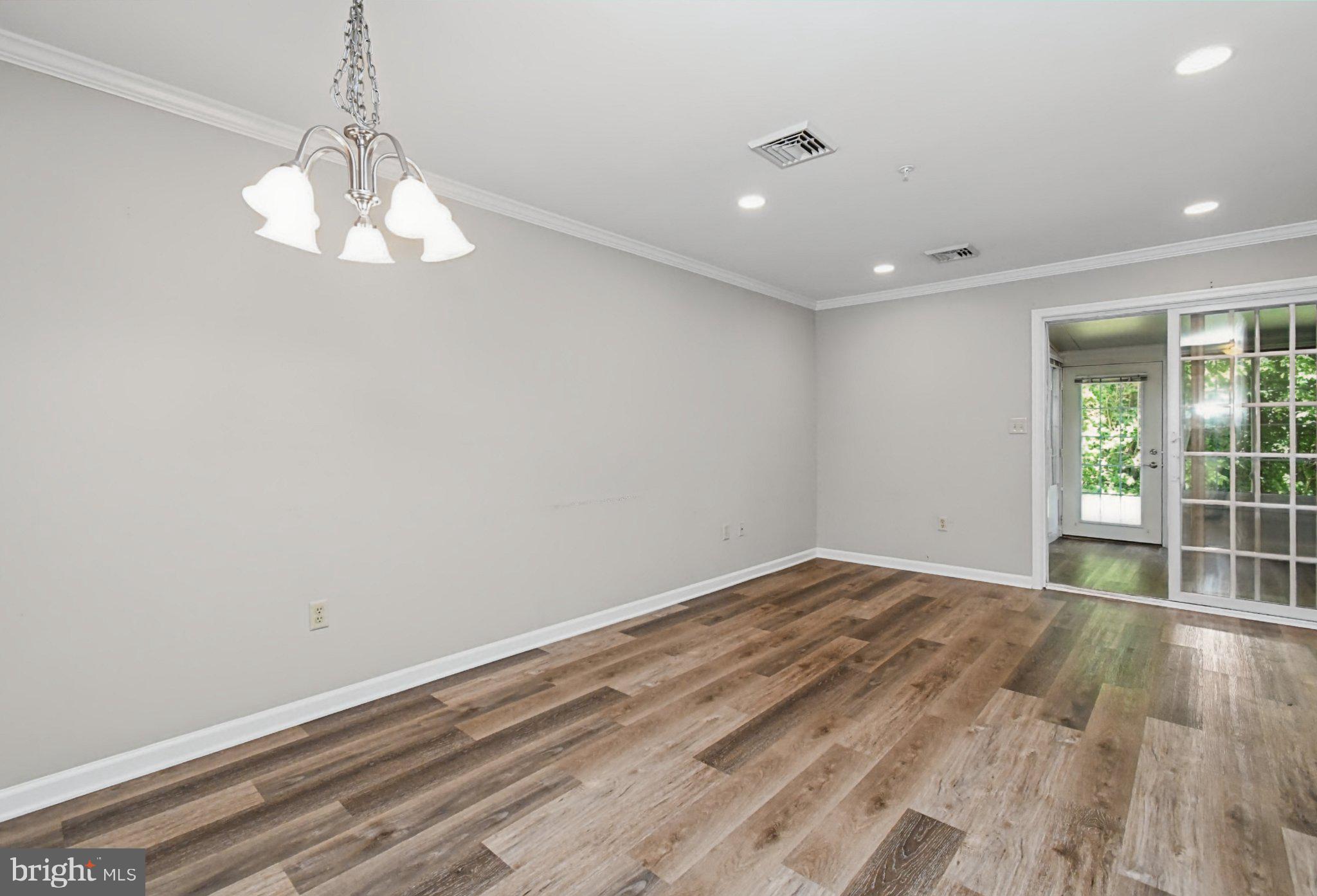 2461 E HIGH STREET EC