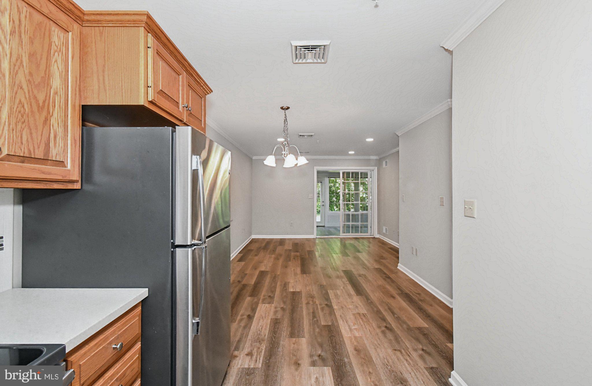 2461 E HIGH STREET EC