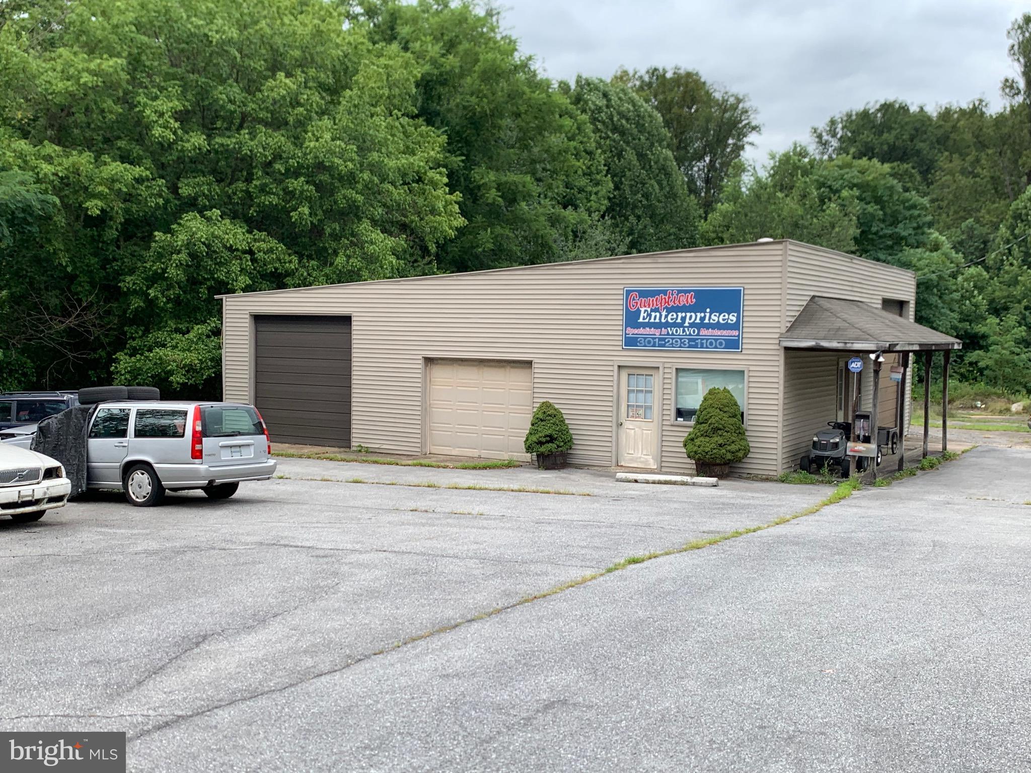 ROGERS HILLSIDE VIEW - Residential