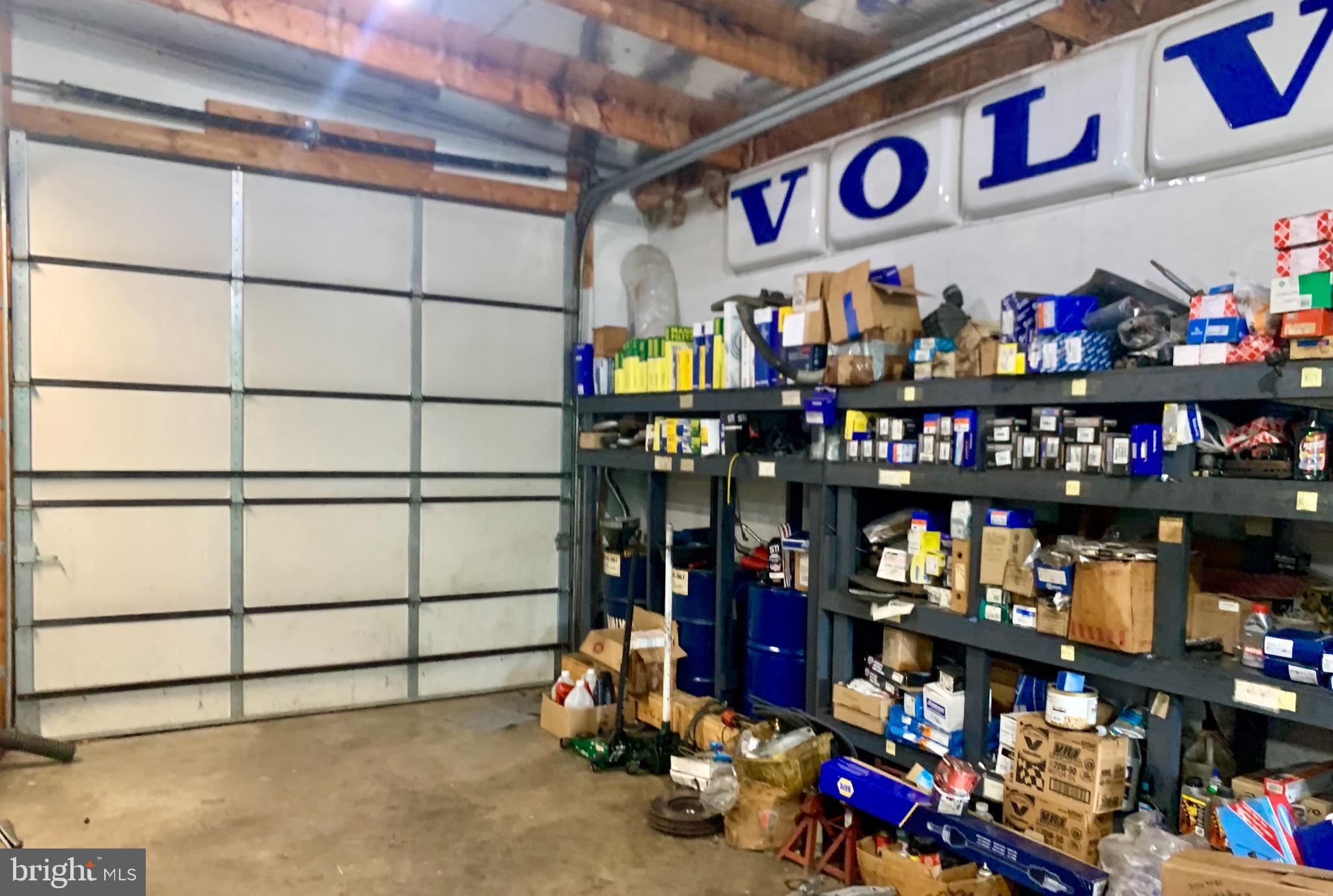 ROGERS HILLSIDE VIEW - Residential